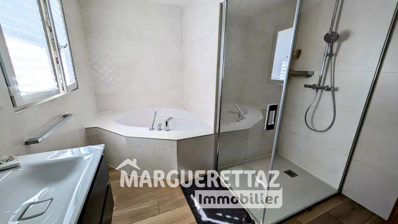 Maison - 266 m² - 8 pièces
