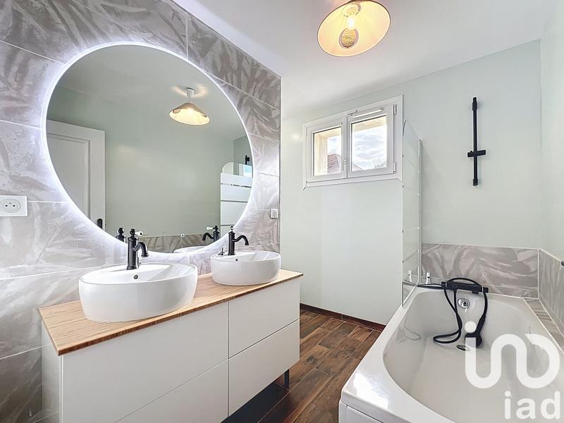 Maison - 92 m² - 5 pièces