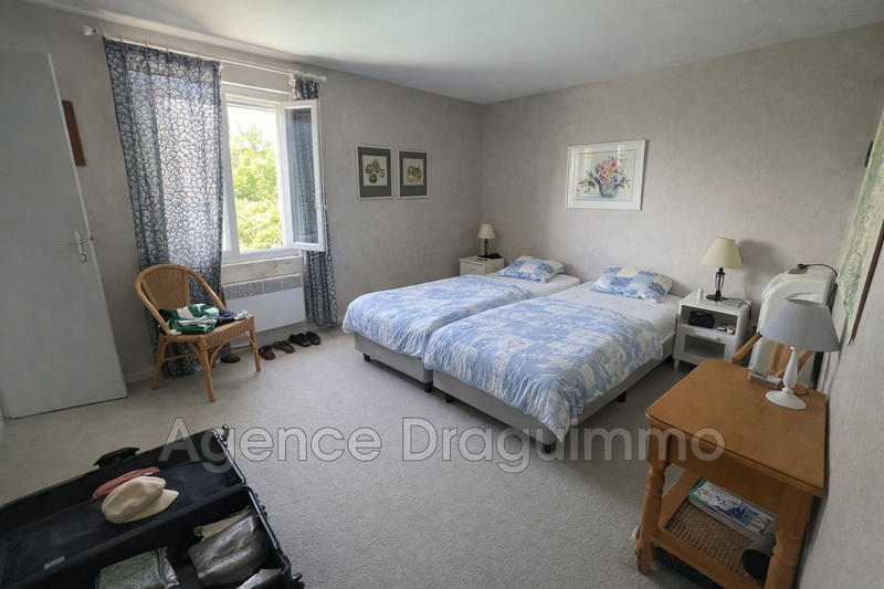 Maison - 218 m² - 6 pièces