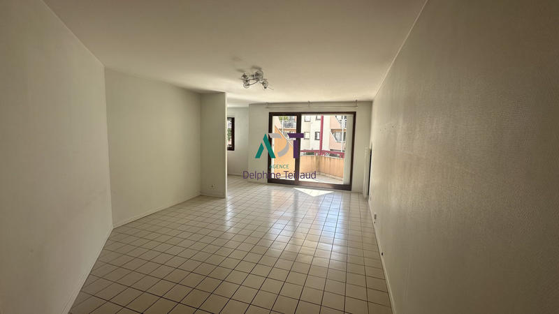 Appartement - 80 m² - 4 pièces