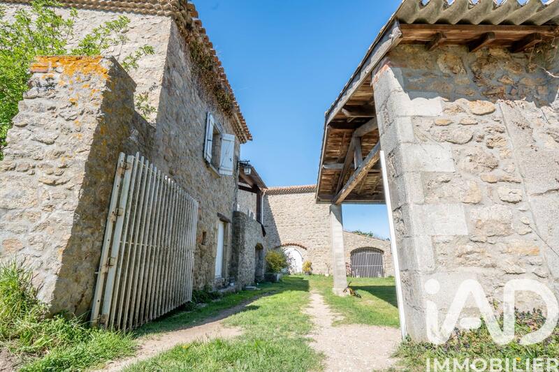 Maison de campagne - 254 m² - 6 pièces