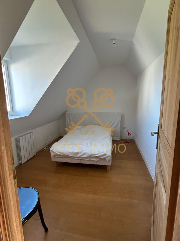 Maison - 90 m² - 5 pièces