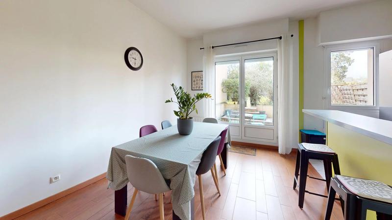 Appartement - 77 m² - 3 pièces