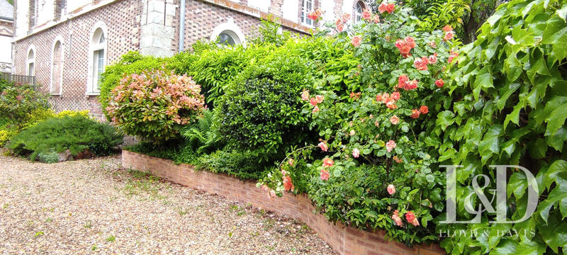 Maison - 224 m² - 9 pièces