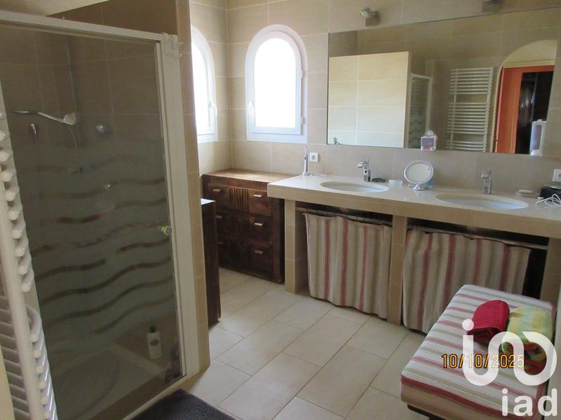 Maison - 200 m² - 9 pièces