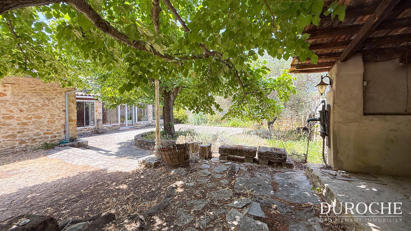 Mas - 245 m² - 7 pièces