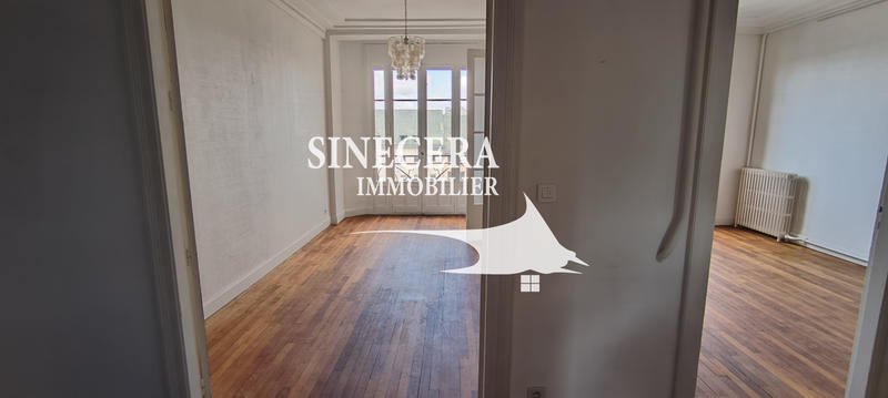 Appartement - 210 m² - 3 pièces