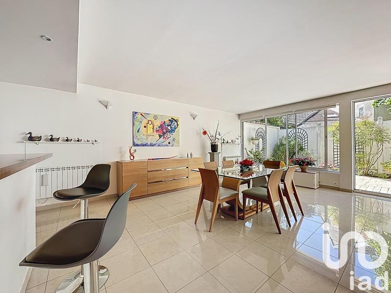 Appartement - 210 m² - 7 pièces