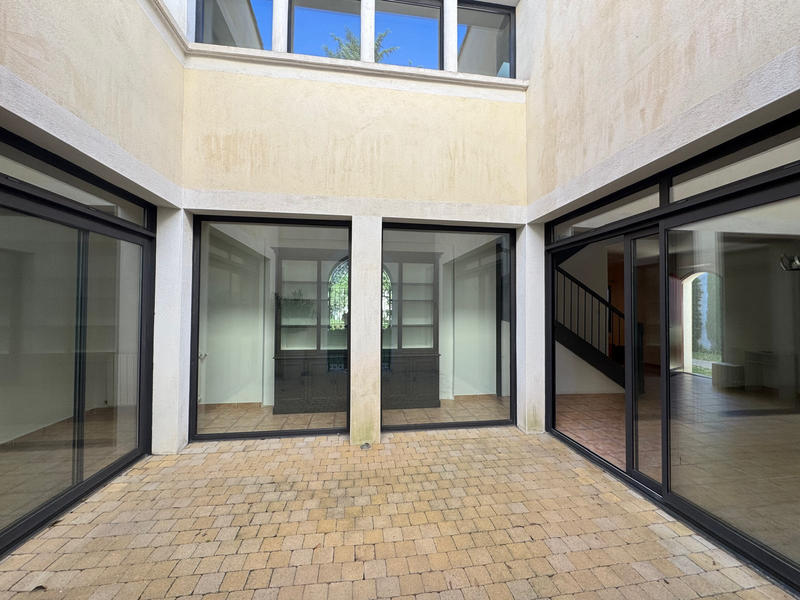 Appartement - 156 m² - 5 pièces