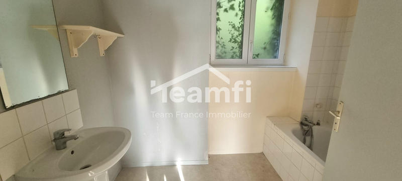 Maison - 230 m² - 9 pièces