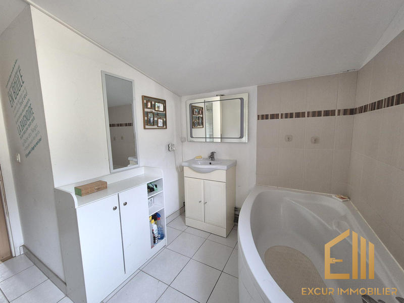 Maison - 140 m² - 8 pièces