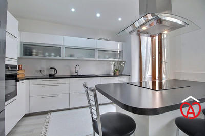 Maison - 143 m² - 7 pièces