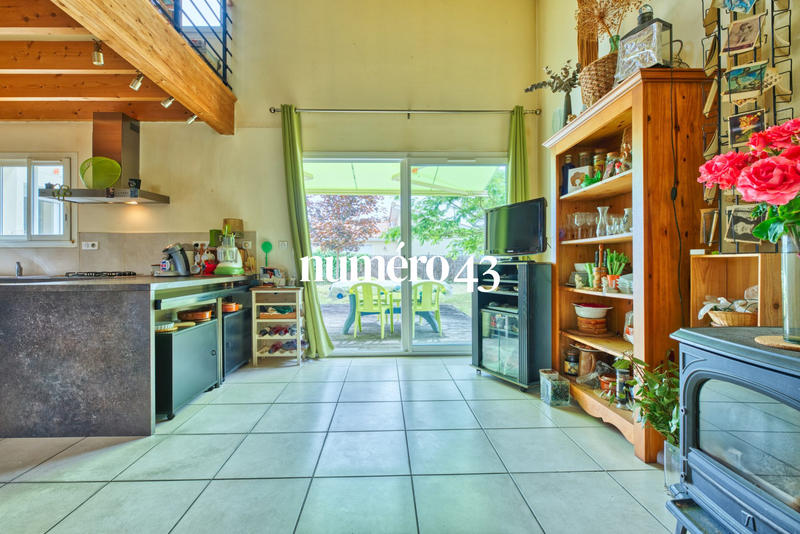 Maison - 100 m² - 4 pièces