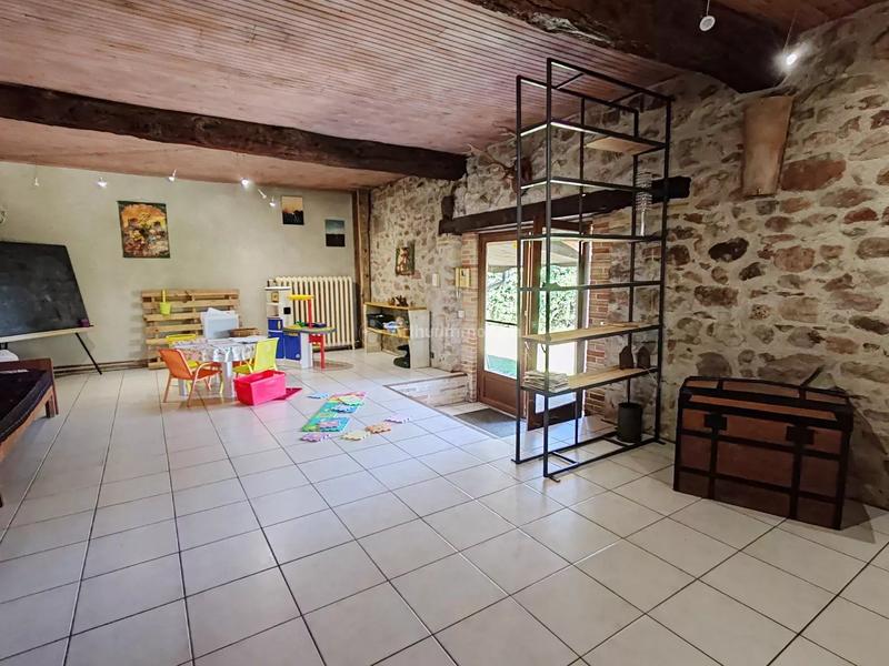 Maison - 407 m² - 7 pièces