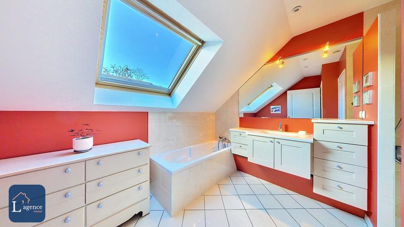 Appartement - 102 m² - 3 pièces