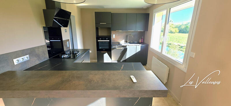 Maison - 111 m² - 5 pièces