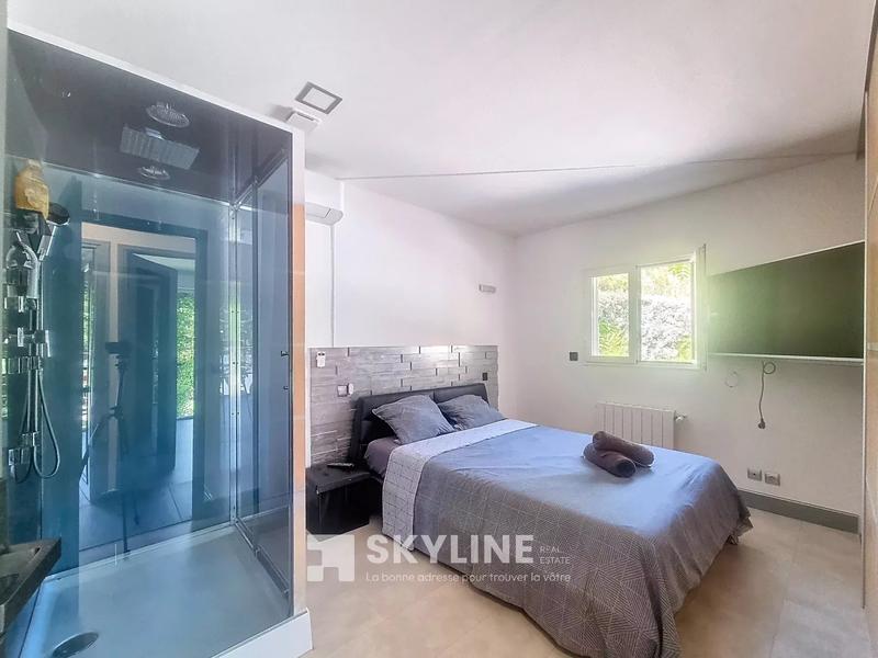 Villa - 210 m² - 8 pièces