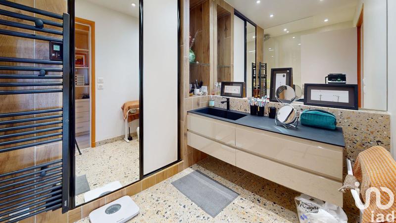 Appartement - 167 m² - 6 pièces