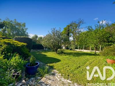 Maison - 200 m² - 8 pièces