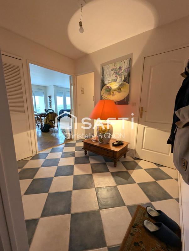 Appartement - 82 m² - 4 pièces