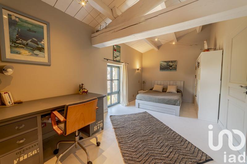 Maison - 460 m² - 10 pièces