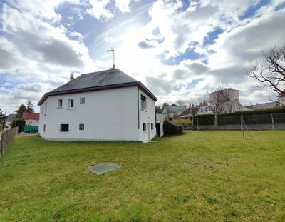 Maison - 227 m² - 7 pièces