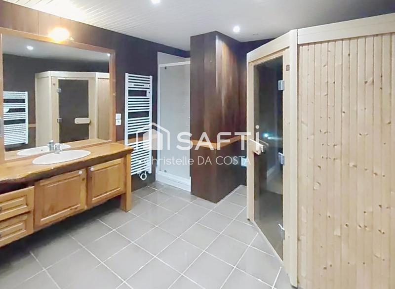 Appartement - 163 m² - 5 pièces