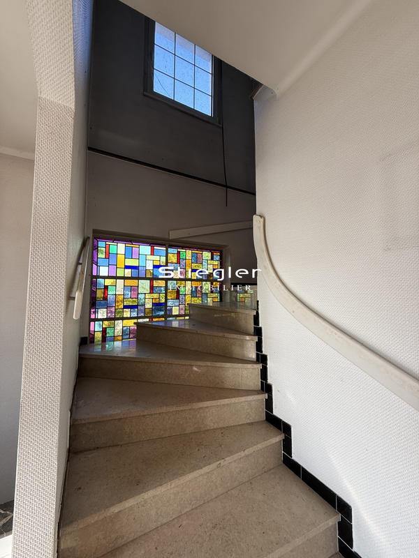 Maison - 204 m² - 6 pièces