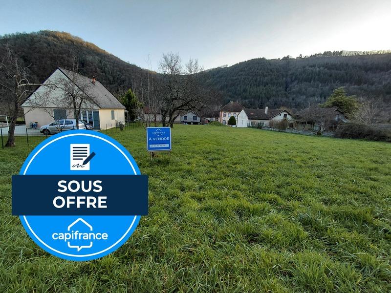 Terrain constructible - 1 898 m²