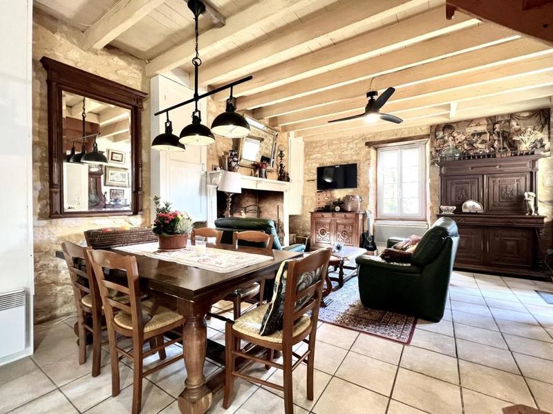 Maison de village - 80 m² - 6 pièces