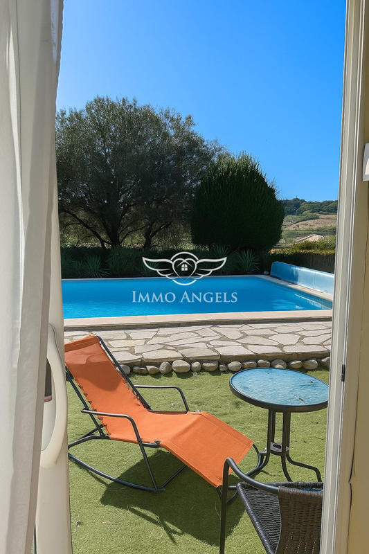 Maison - 255 m² - 10 pièces