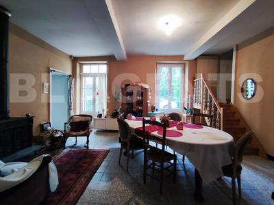Maison de maîtres - 240 m² - 7 pièces