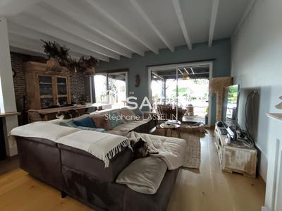 Maison - 162 m² - 9 pièces