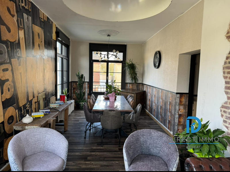 Maison - 340 m² - 10 pièces