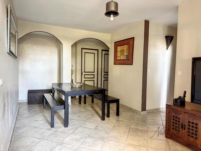 Appartement - 79 m² - 4 pièces