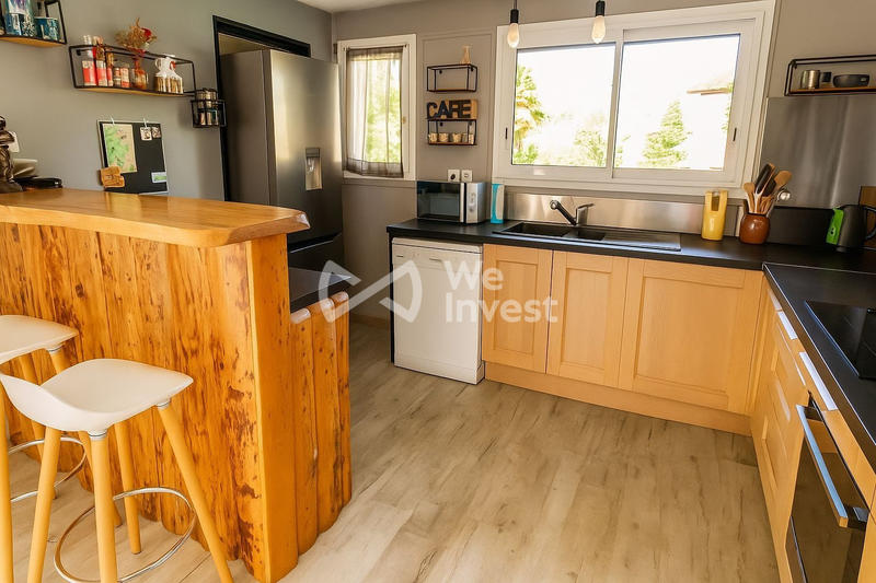 Maison traditionnelle - 147 m² - 8 pièces