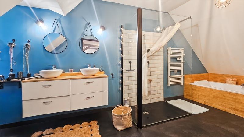 Maison - 205 m² - 8 pièces