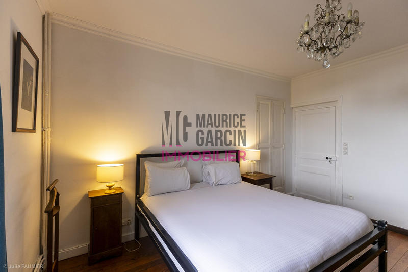 Maison - 330 m² - 14 pièces