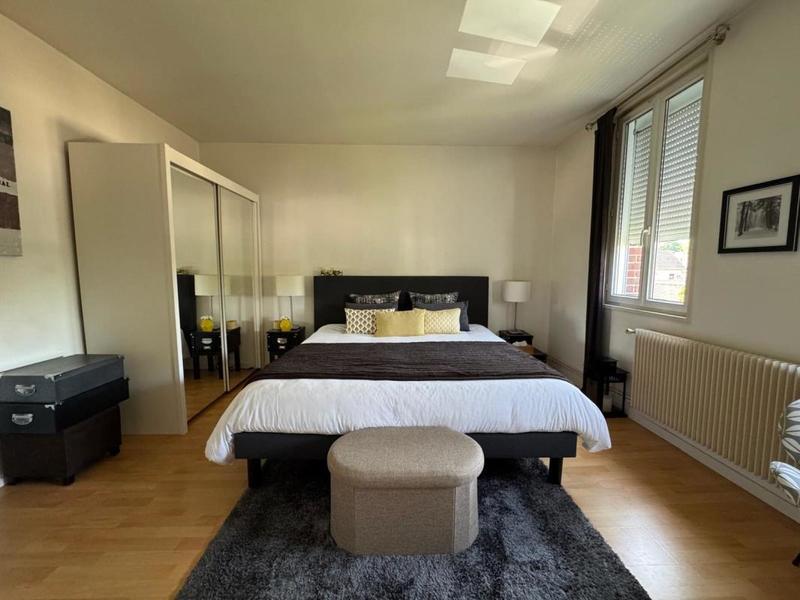 Maison ancienne - 255 m² - 10 pièces