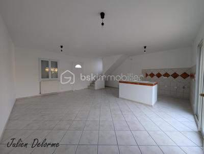 Maison jumelée - 69 m² - 3 pièces