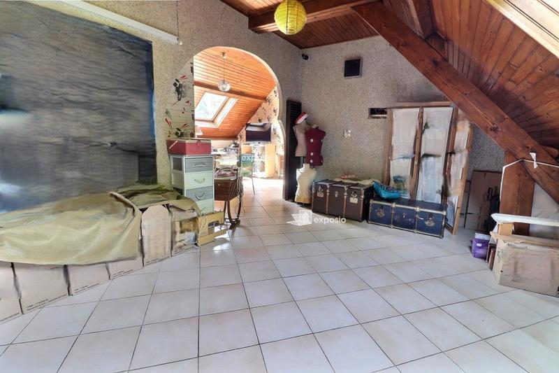 Maison - 171 m² - 9 pièces