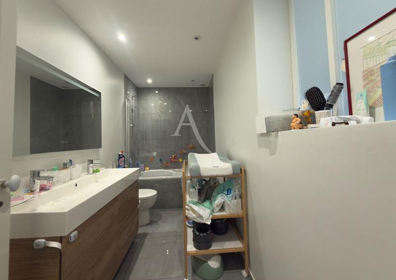 Appartement - 105 m² - 4 pièces