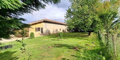 Maison - 240 m² - 7 pièces