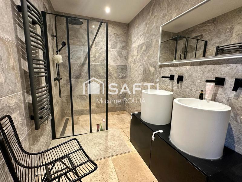 Maison - 244 m² - 6 pièces