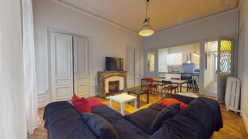 Appartement - 120 m² - 5 pièces