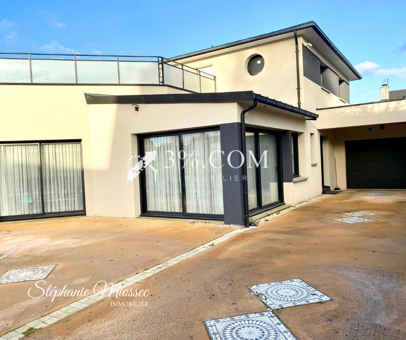 Maison - 180 m² - 7 pièces