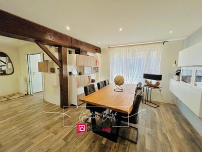 Maison - 167 m² - 8 pièces