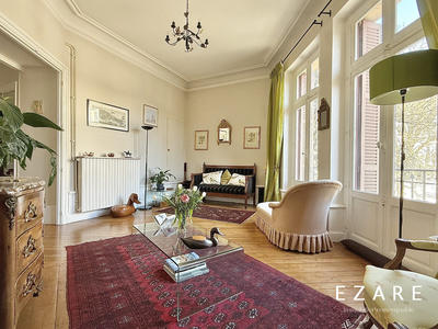 Appartement - 149 m² - 6 pièces