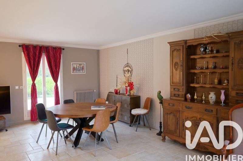 Maison - 202 m² - 9 pièces