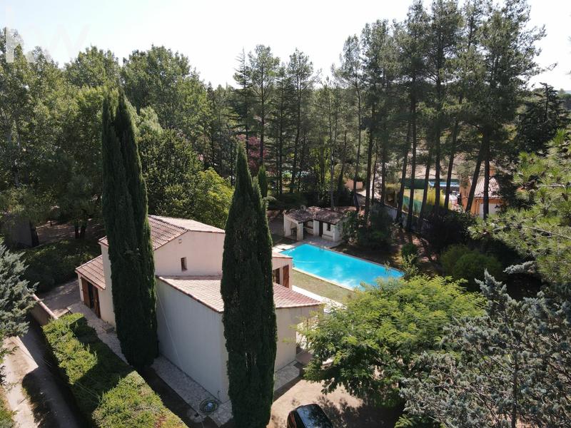 Villa - 147 m² - 6 pièces